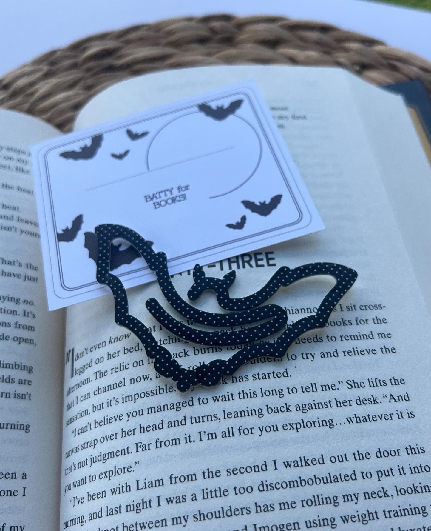 Bat Bookmark, Book Lover Gift, Gift for Reader, Book Club Present, Acrylic Bookmark, Paper Clip, Halloween Spooky Season Gift