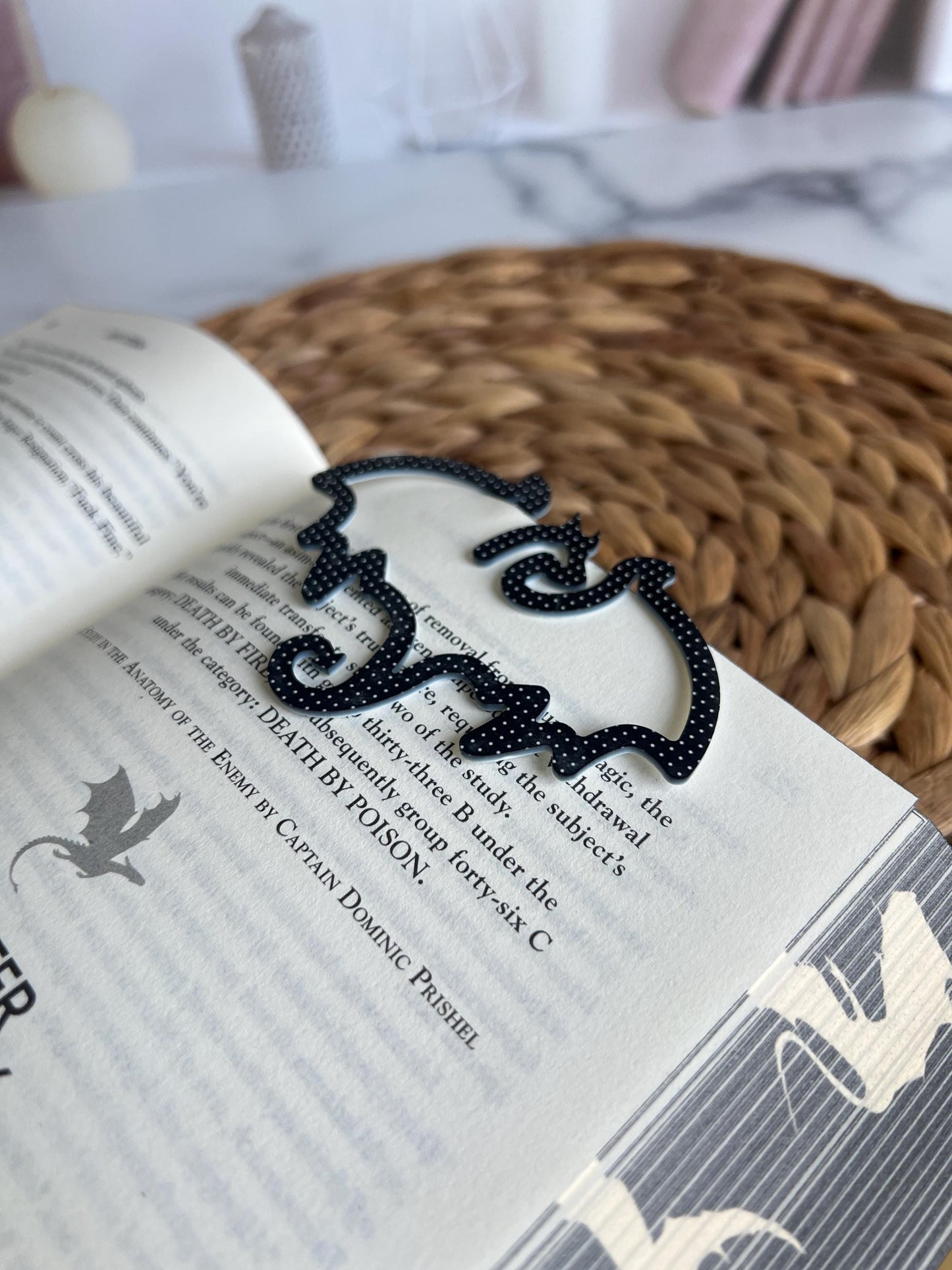 Dragon Acrylic Bookmark, Fun Reading Gift for Fantasy Lovers & Bookworms, Book Lover Gift, Bookish Present, Mystical Reader