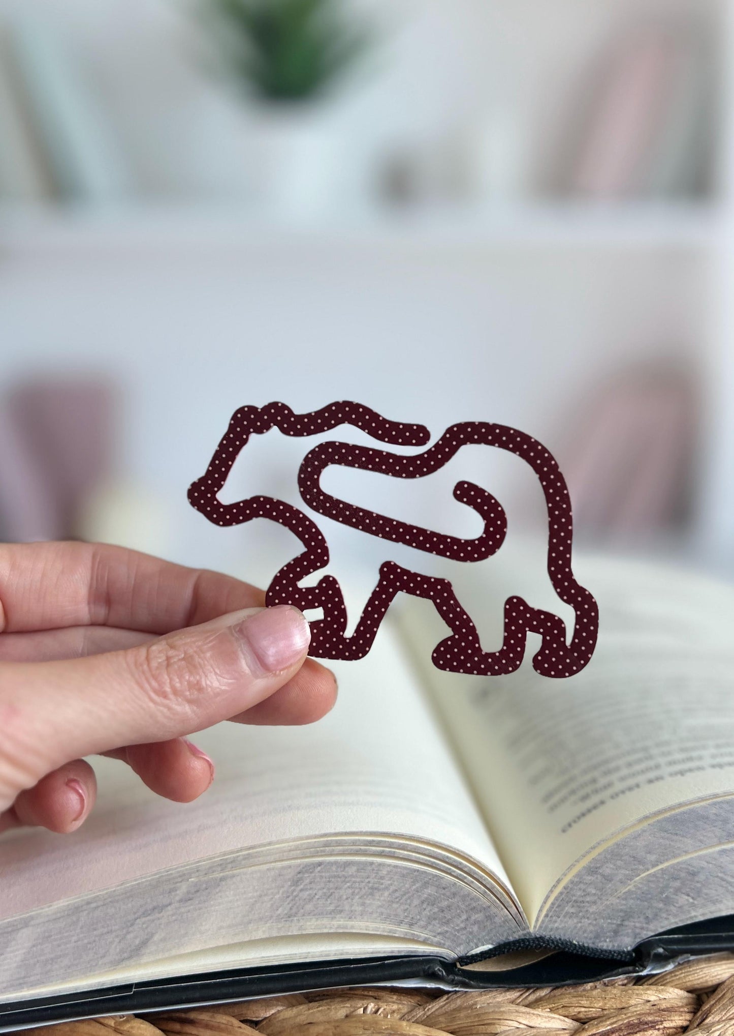 Bear Acrylic Bookmark, Reading Gift for Nature Lover, Bookworms, Book Lover Gift, Bookish Present, Bookish Present, Booktok, Gift for Reader