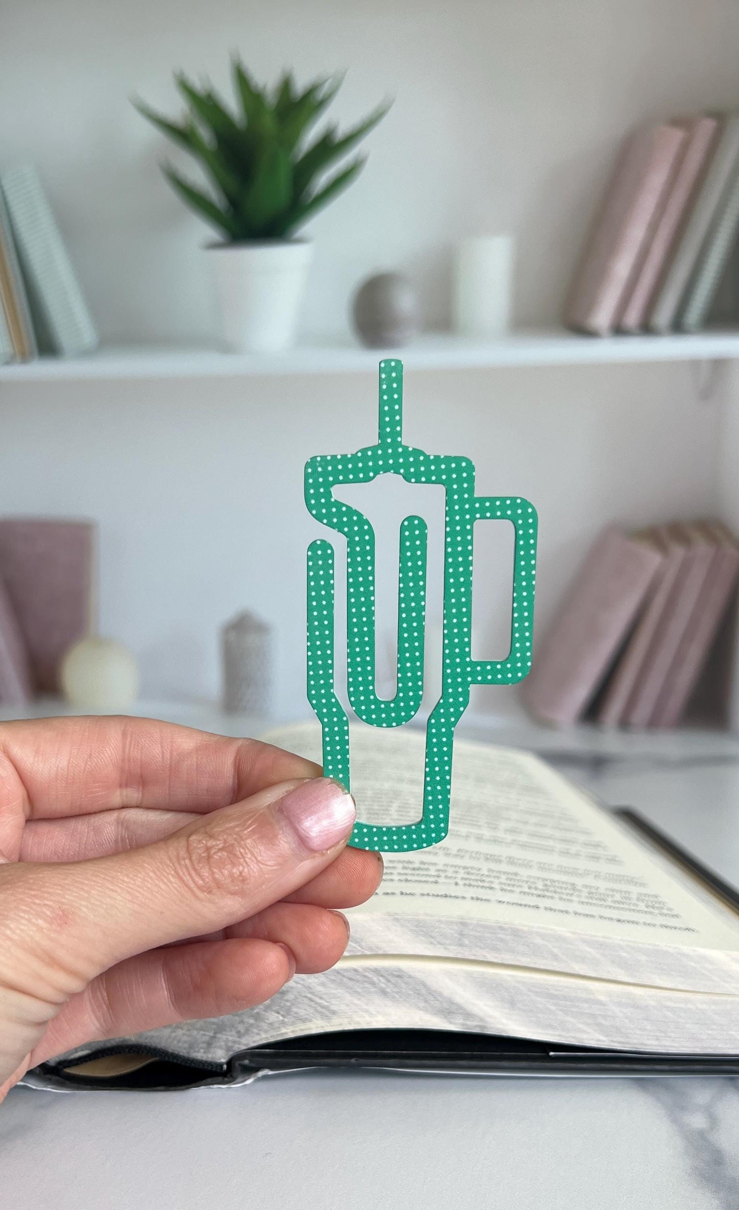 Tumbler Acrylic Bookmark, Cute Book Mark, Tumbler Lover, Book Club Gifts, Present for Readers, Tumbler Cups, Teacher Gift, Paper Clip