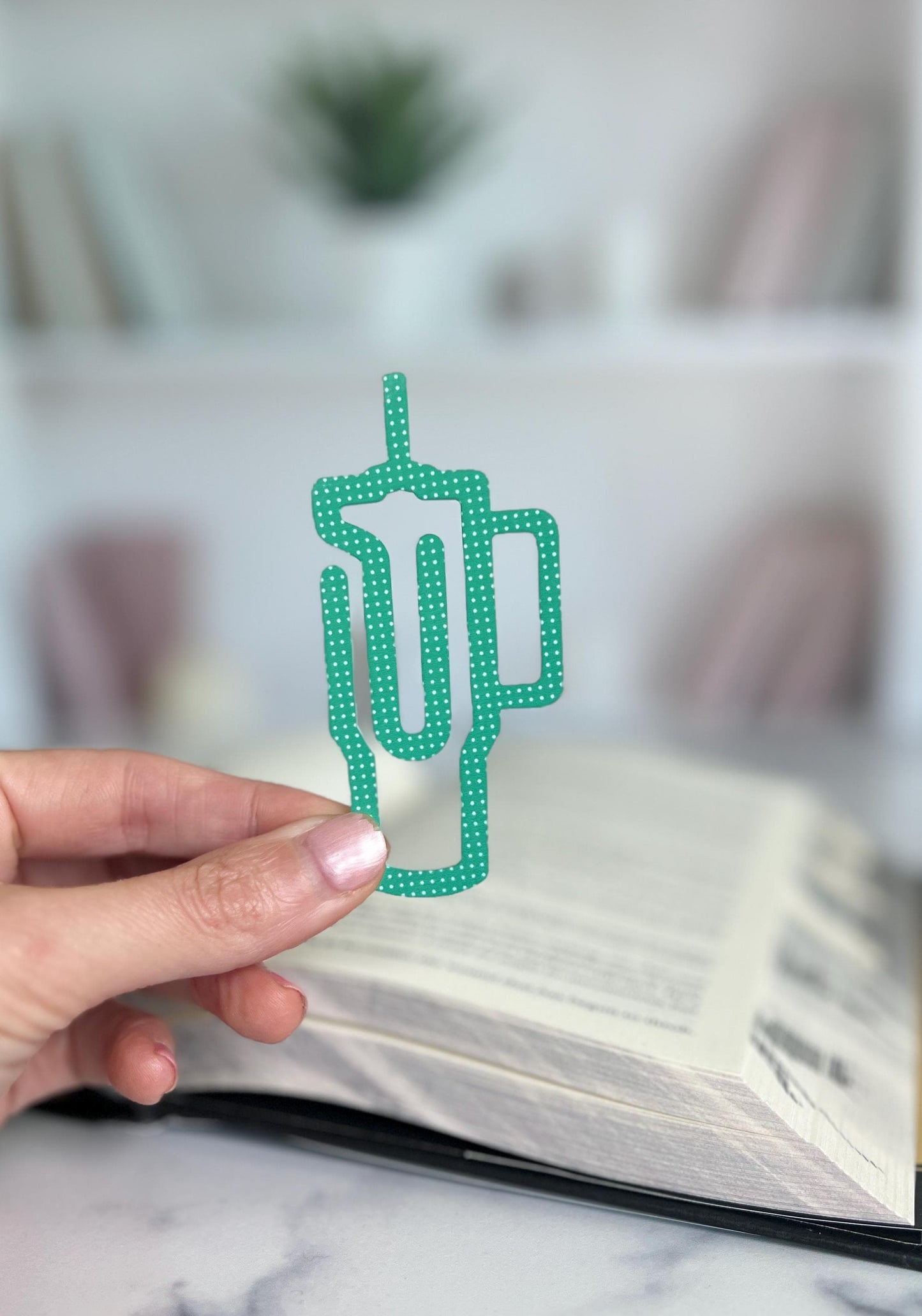 Tumbler Acrylic Bookmark, Cute Book Mark, Tumbler Lover, Book Club Gifts, Present for Readers, Tumbler Cups, Teacher Gift, Paper Clip