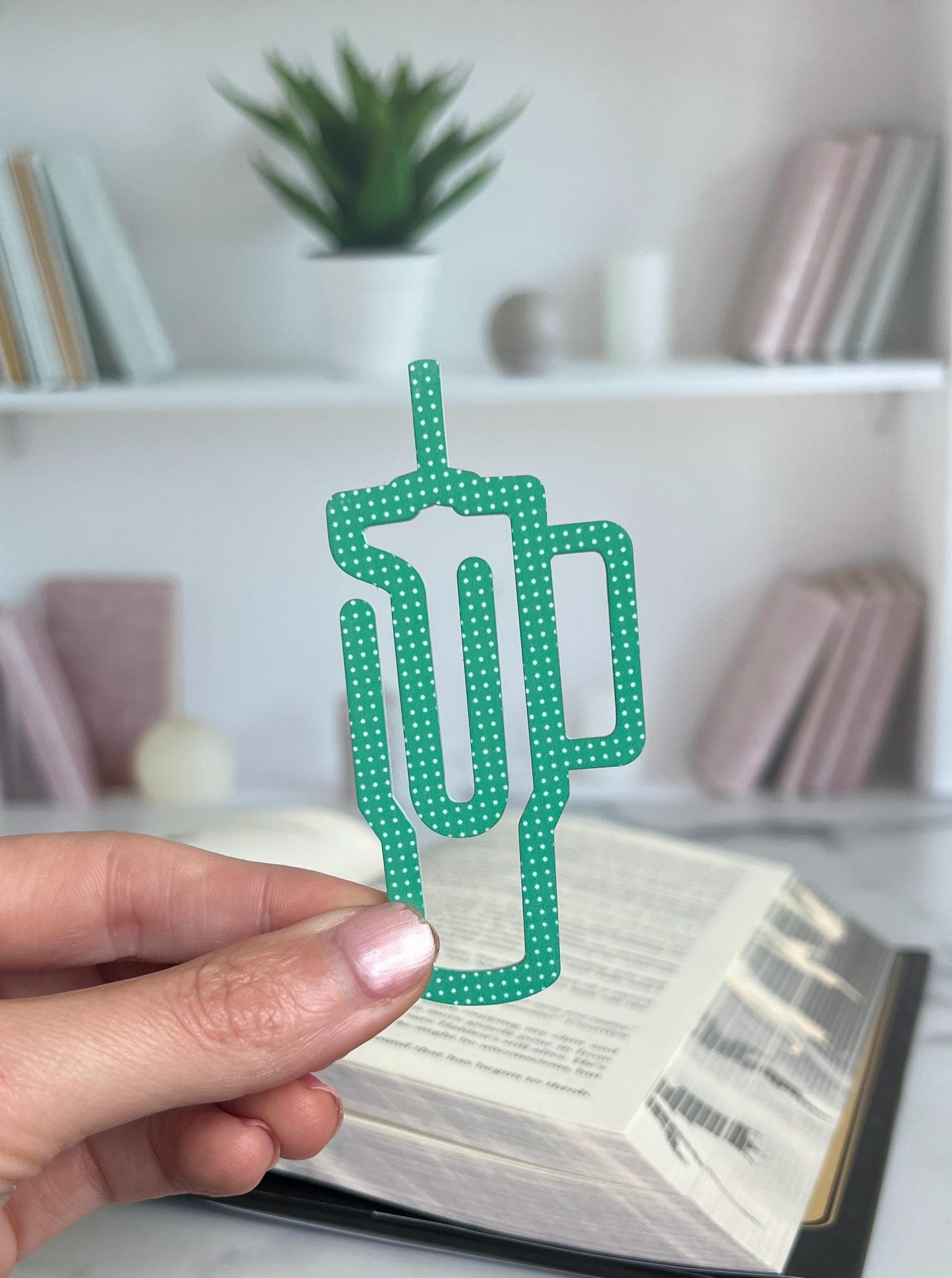 Tumbler Acrylic Bookmark, Cute Book Mark, Tumbler Lover, Book Club Gifts, Present for Readers, Tumbler Cups, Teacher Gift, Paper Clip