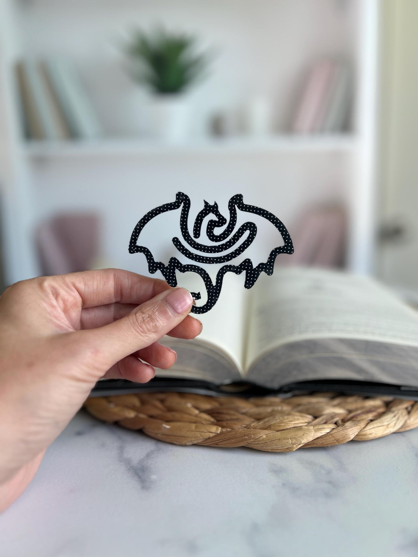 Dragon Acrylic Bookmark, Fun Reading Gift for Fantasy Lovers & Bookworms, Book Lover Gift, Bookish Present, Mystical Reader